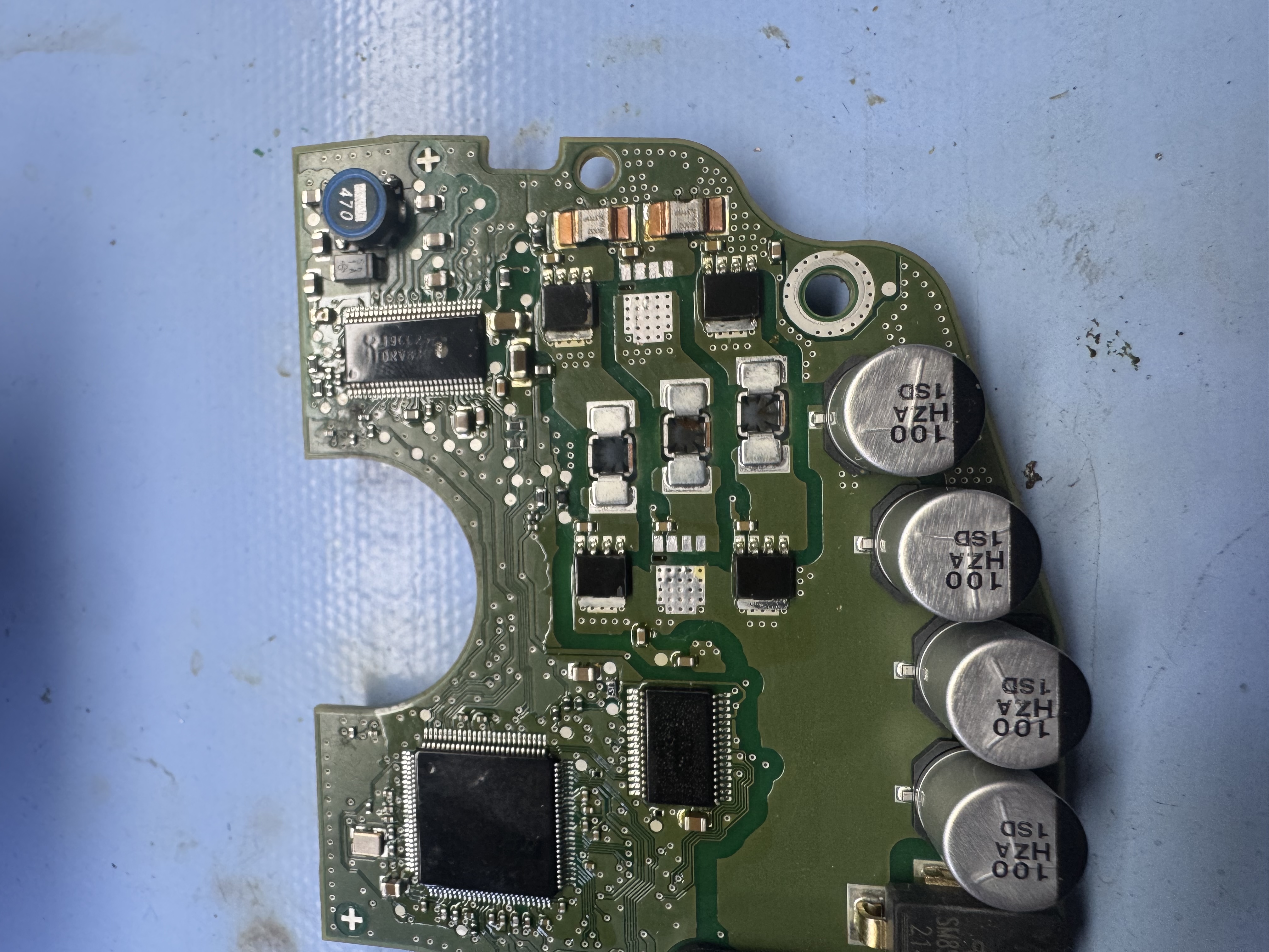 Bosch eBike Motorplatine nach dem Auslöten der defekten BUK7Y15-60E Bauteile