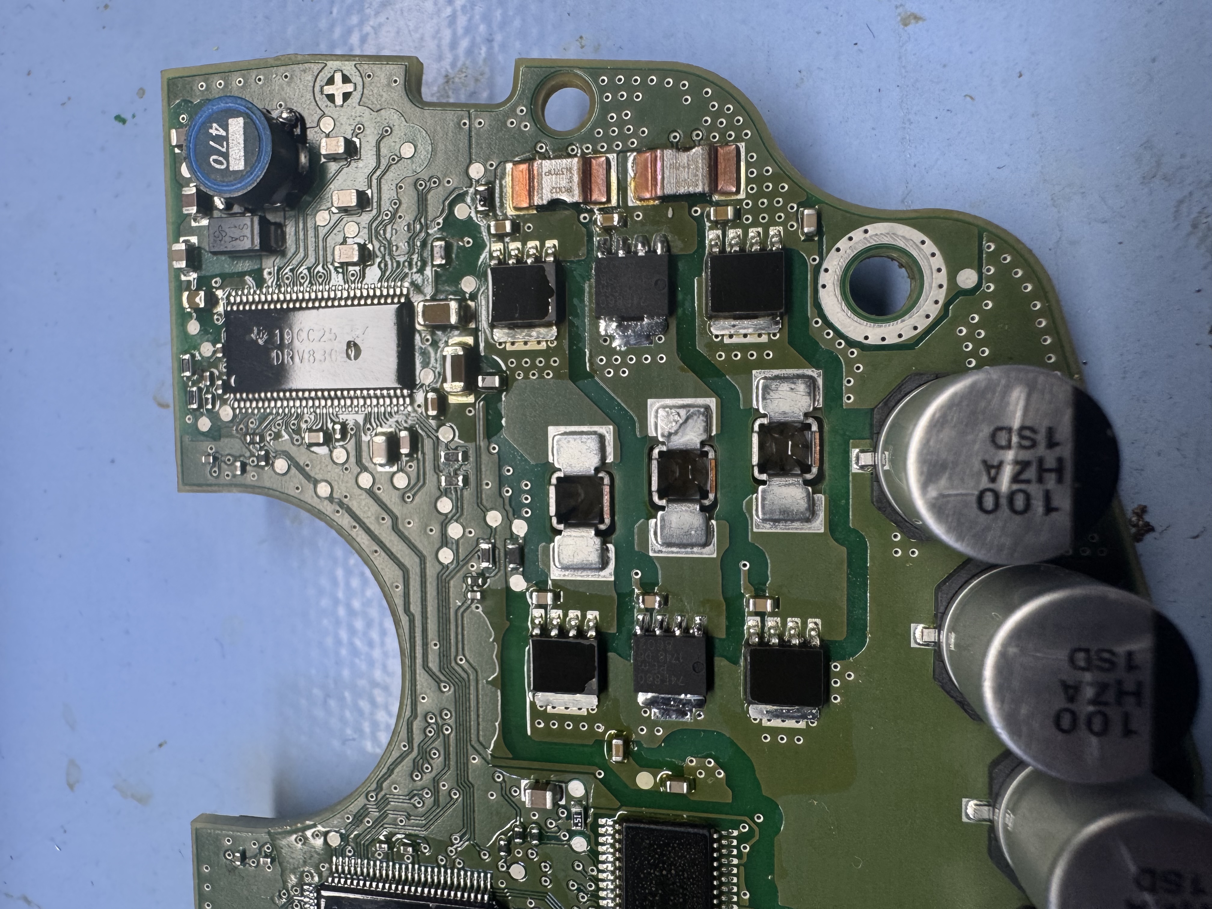 Bosch eBike Motorplatine nach erfolgreicher Reparatur – neue BUK7Y15-60E MOSFETs eingelötet