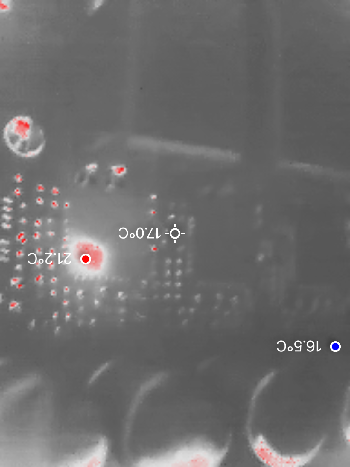 Wärmebildkamera zeigt defekten AOZ5311NQI DrMOS auf RTX 3060 Ti – Hotspot bei 21,2°C sichtbar